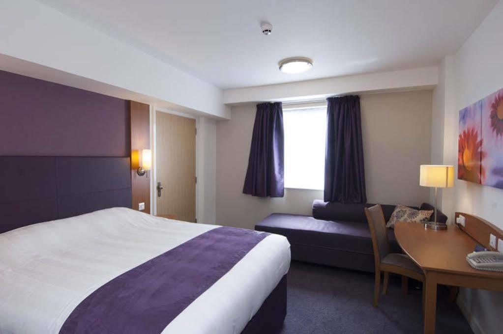 Premier Inn Watford - Croxley Green ภายนอก รูปภาพ